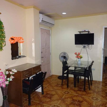 Julz Tropical Apartments オロンガポ エクステリア 写真