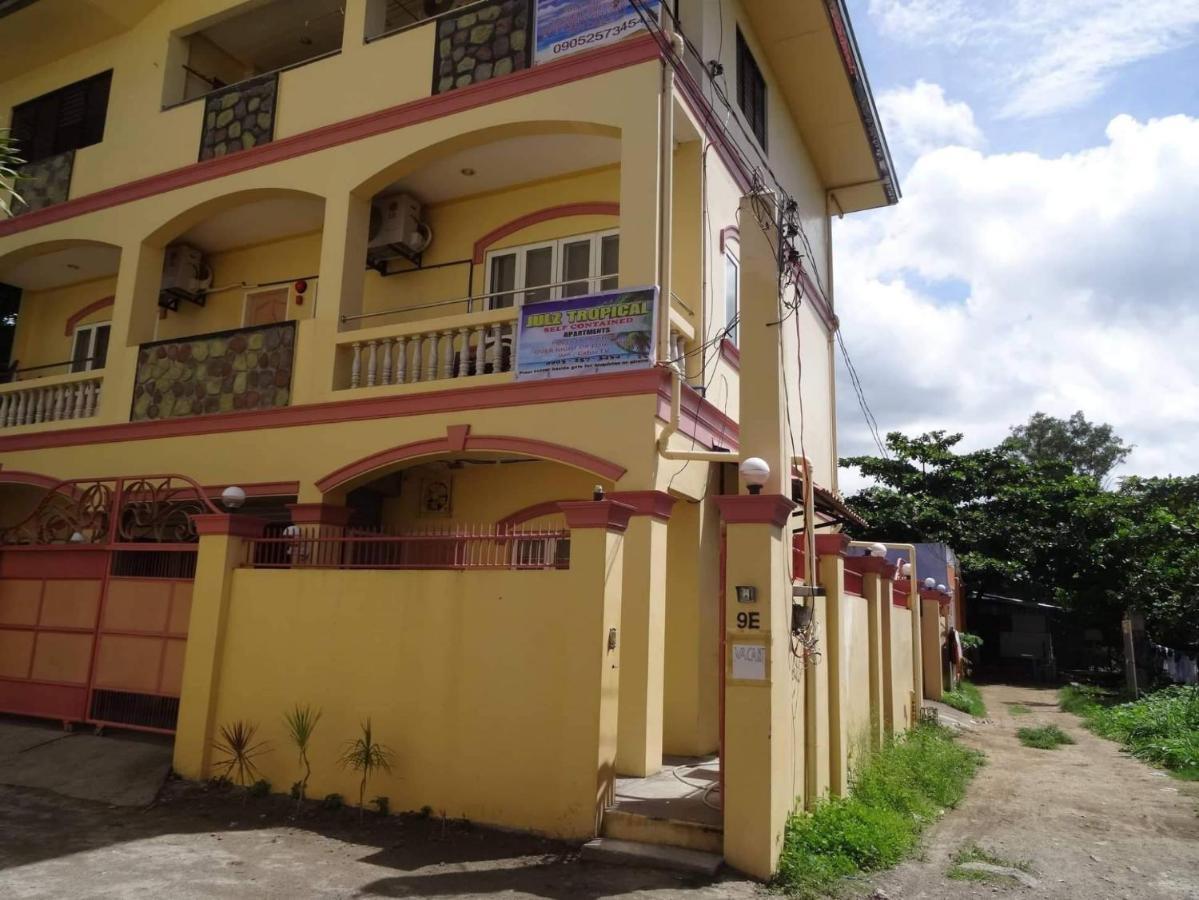 Julz Tropical Apartments オロンガポ エクステリア 写真