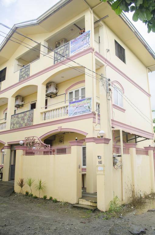 Julz Tropical Apartments オロンガポ エクステリア 写真