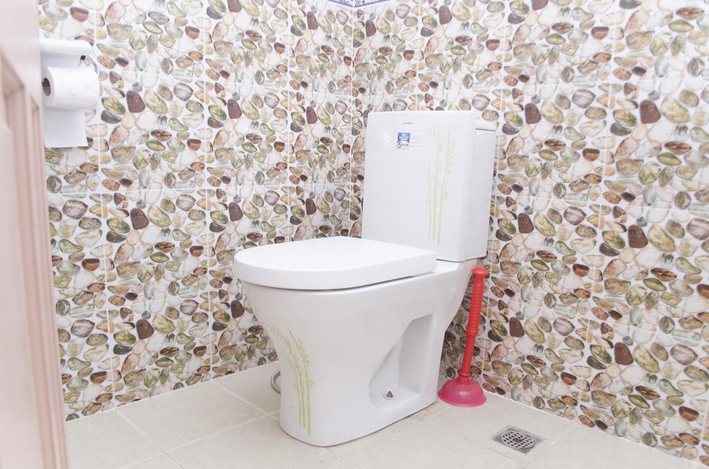 Julz Tropical Apartments オロンガポ エクステリア 写真