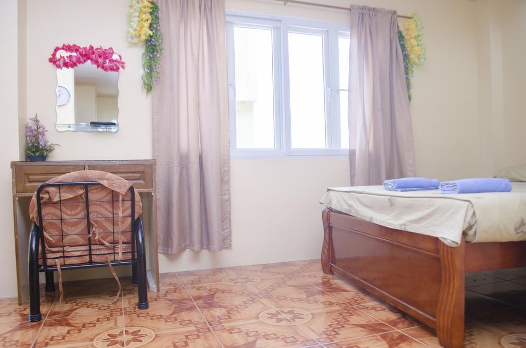 Julz Tropical Apartments オロンガポ エクステリア 写真