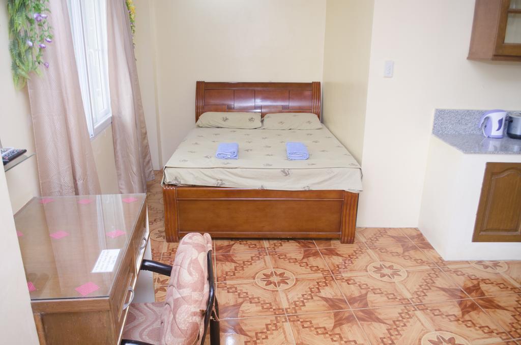Julz Tropical Apartments オロンガポ エクステリア 写真