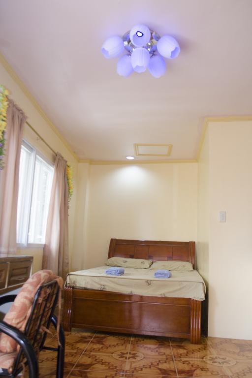 Julz Tropical Apartments オロンガポ エクステリア 写真